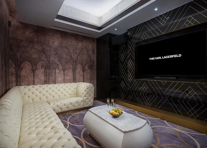 The Karl Lagerfeld 5*